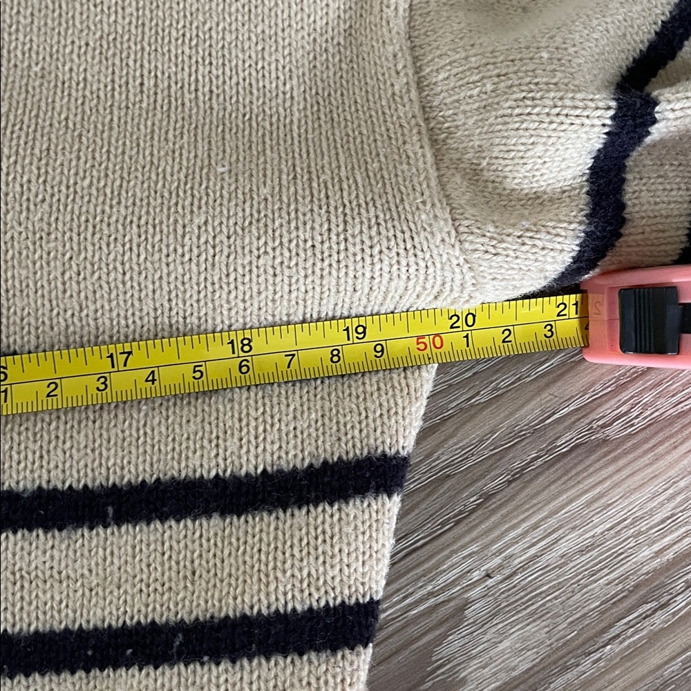 H&M Cream and Black Striped V-Neck Sweater Size: S - Picture 7 of 8